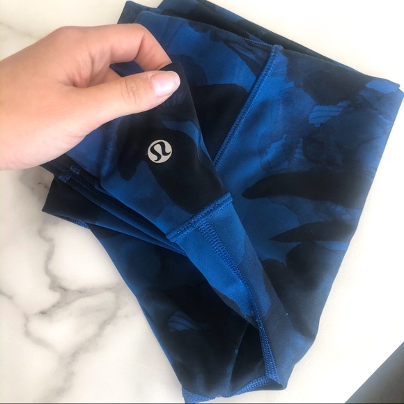 lululemon athletica Pants - Lululemon Size 4 Crops